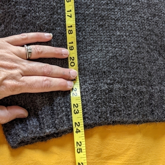 HANDKNIT Grey Sweater with Diamond Pattern Sleeves S/M - Picture 8 of 9